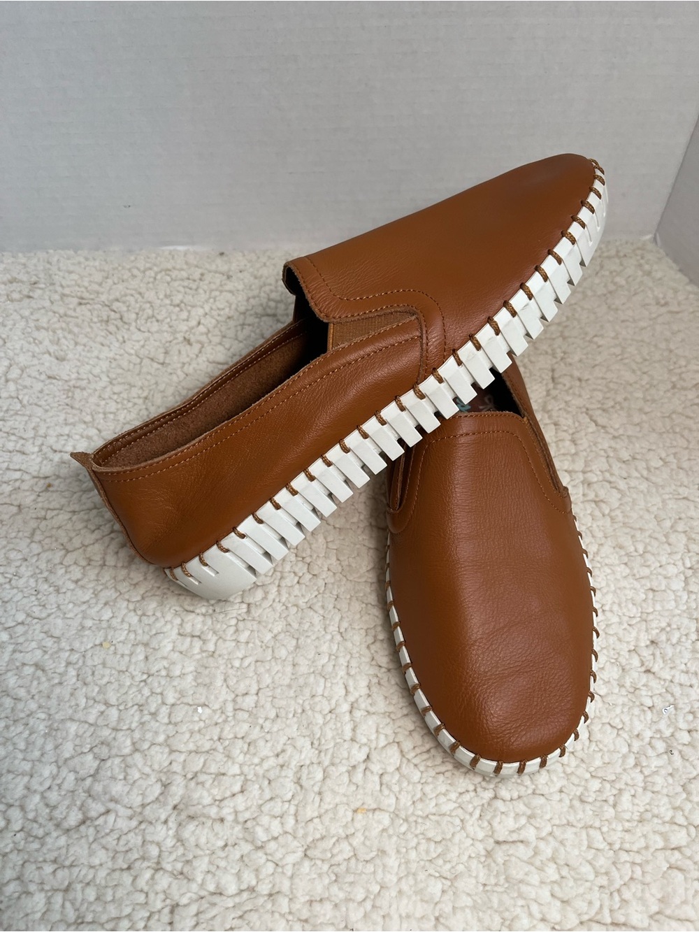 Skechers Sepulveda Blvd Tan Leather Slip On Comfort Loafers Women's Sz 8